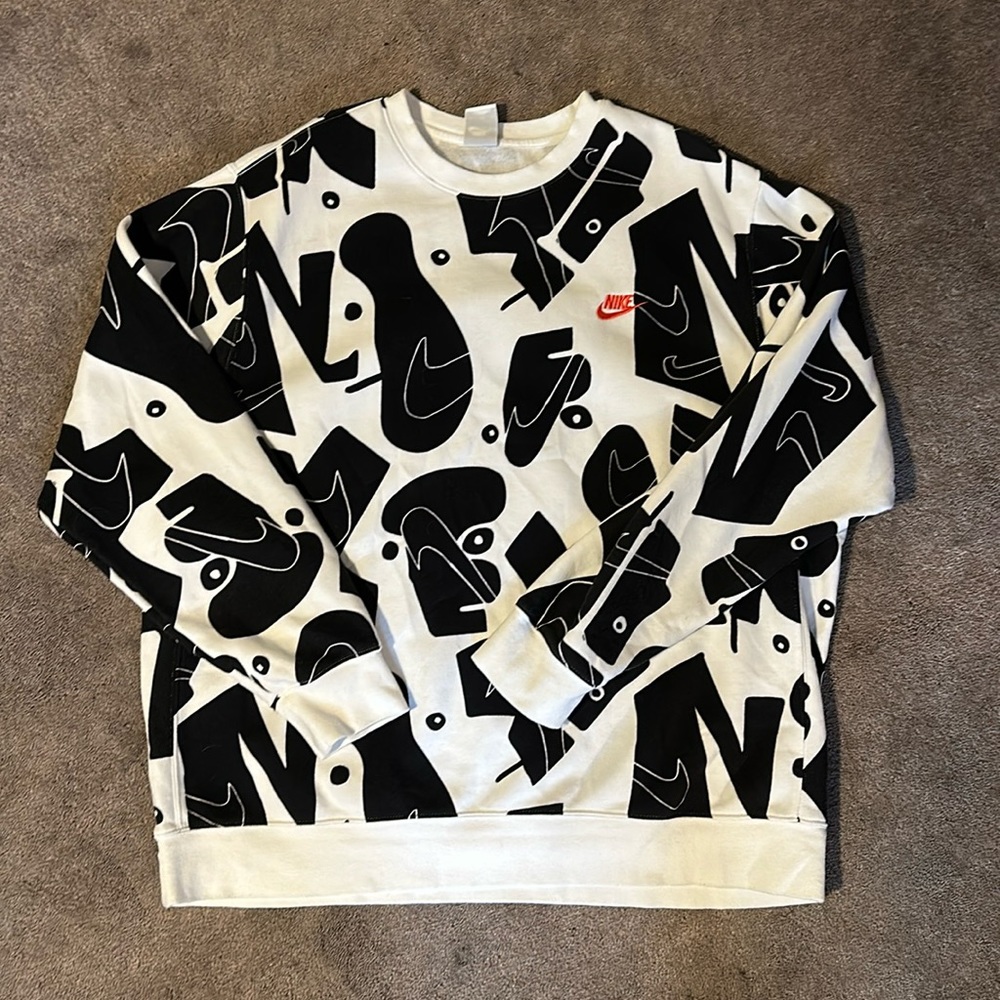 Black and white Nike crewneck